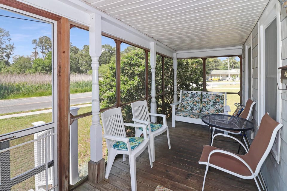Blue Moon - Pet friendly and great location! House in Chincoteague Island
