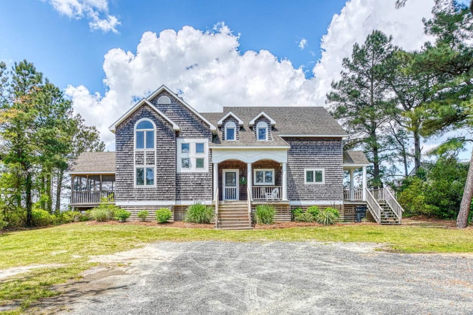 Castlebar - Luxury waterfront home with Private dock! House in Chincoteague Island