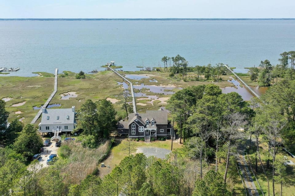 Castlebar - Luxury waterfront home with Private dock! House in Chincoteague Island