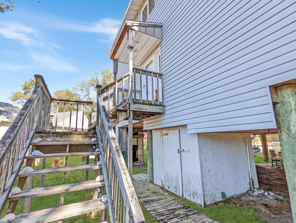 Cedar Cove - Waterfront home with Fire pit! House in Chincoteague Island