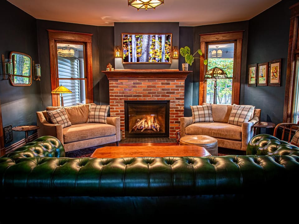Communal lounge/ TV room, Living room, fireplace
