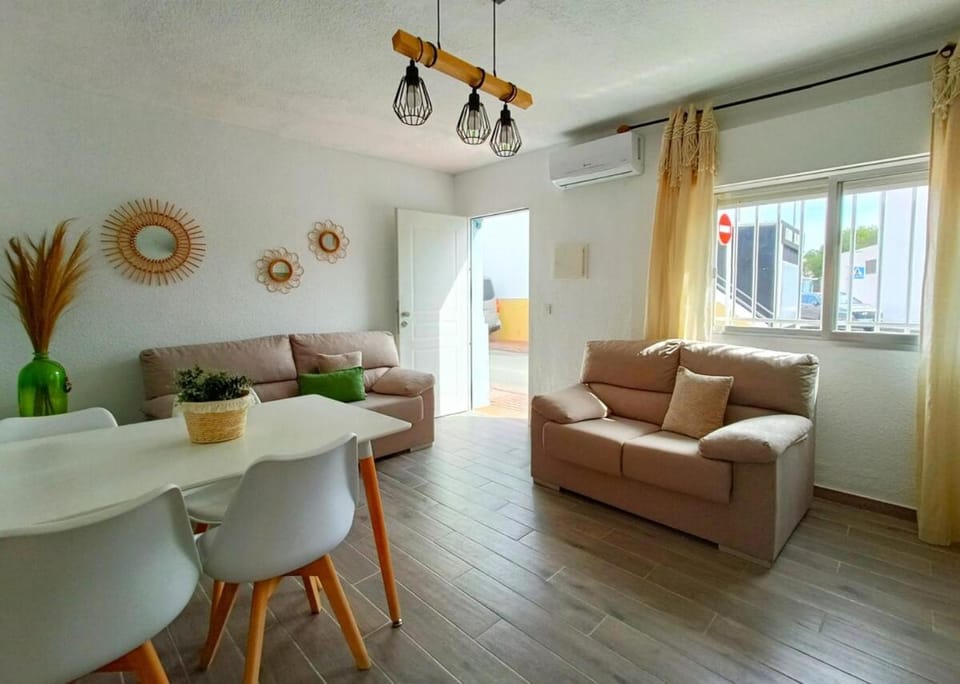 Arena suites, 2Hab, Playa a 150 metros y gran terraza Apartment in Comarca Metropolitana de Almería