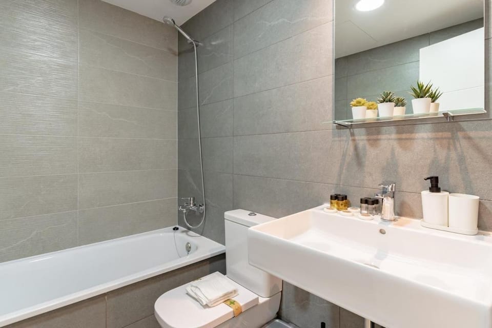 Toilet, Bathroom, Bath, towels