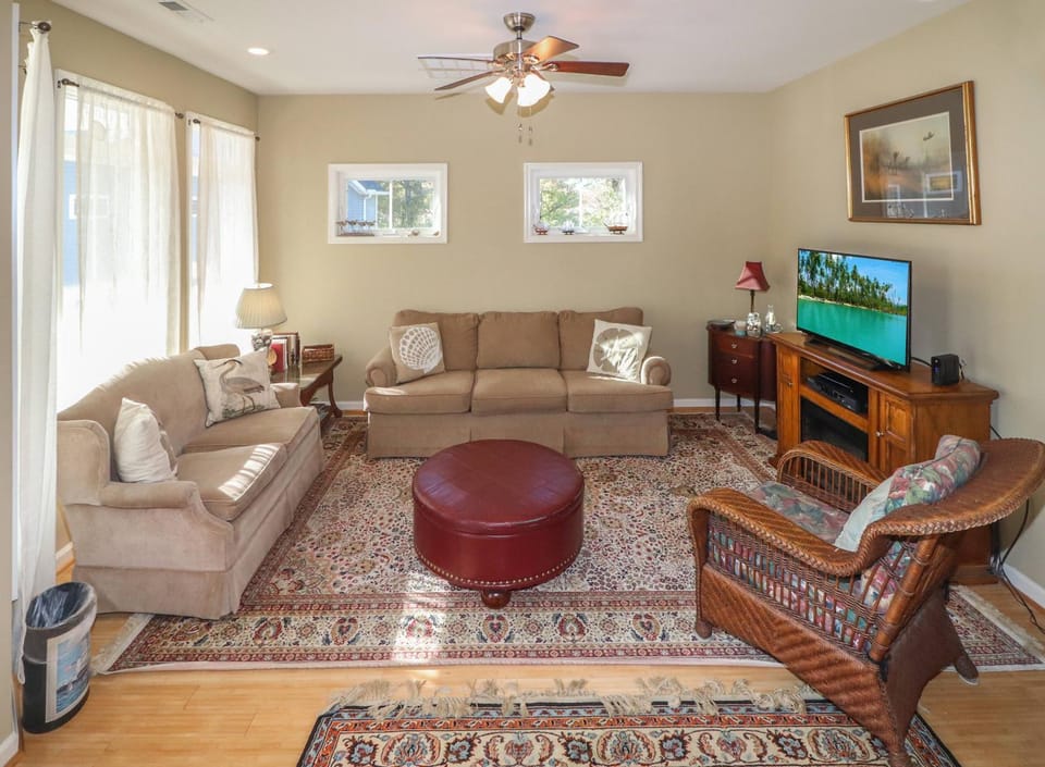 Cockleshell Cottage - Pet friendly & Handicap Accessible! House in Chincoteague Island