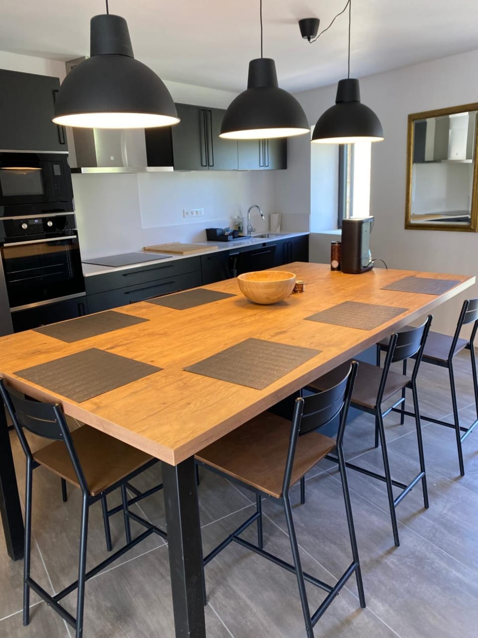 Kitchen or kitchenette, Dining area, stove