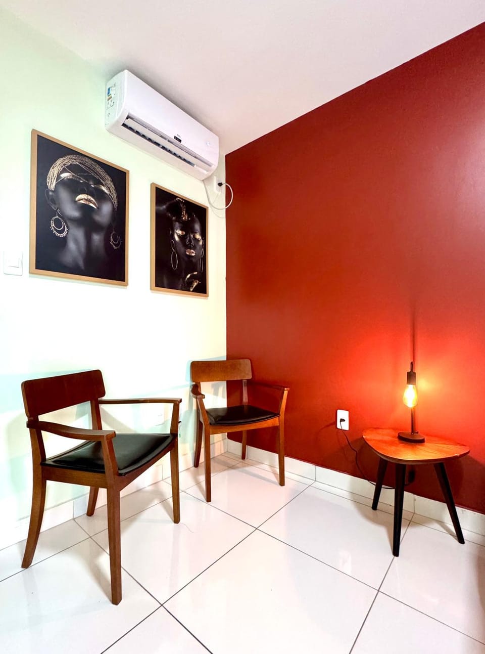 Seating area, air conditioner
