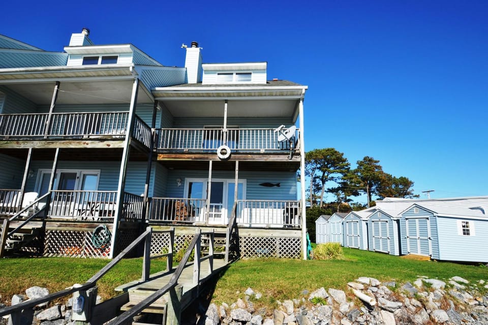 Dockside - Waterfront Condo with boat Dock! House in Chincoteague Island