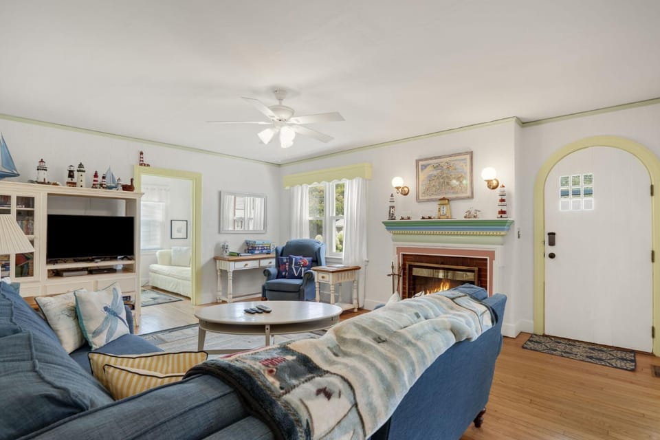 Donovan's Reef - Pet friendly, In Town! House in Chincoteague Island