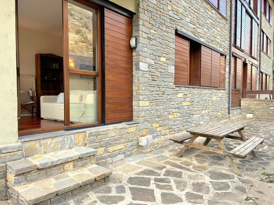 Apartament amb una terrassa única by RURAL D'ANEU Apartment in Esterri d'Àneu