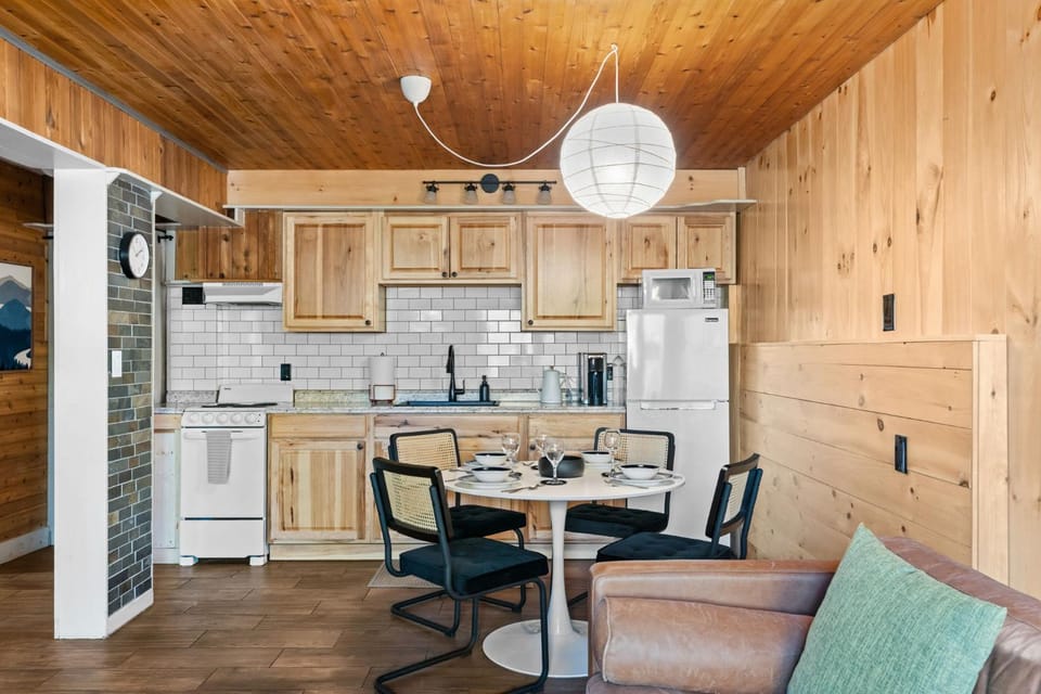 Ski In Ski Out Hunter Mtn Seasonal Pool Access w Panoramic Views Hike Swim Fish Unwind House in Hunter