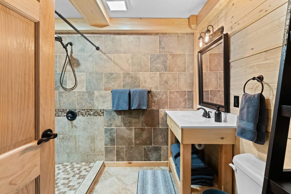 Shower, Bathroom, towels
