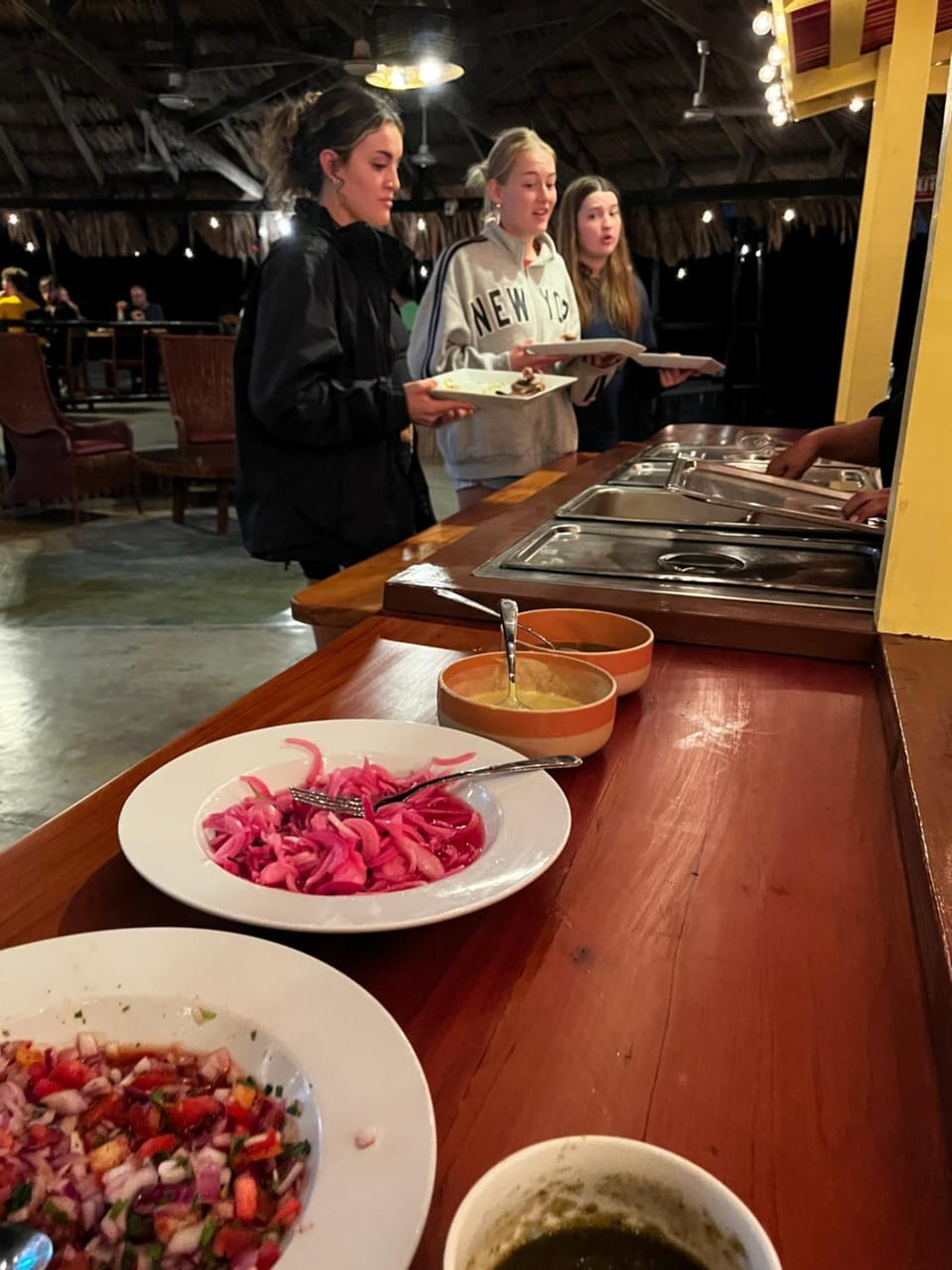 Restaurant/places to eat, People, Food and drinks, Banquet/Function facilities, Food, Buffet breakfast, Lunch, Dinner, group of guests