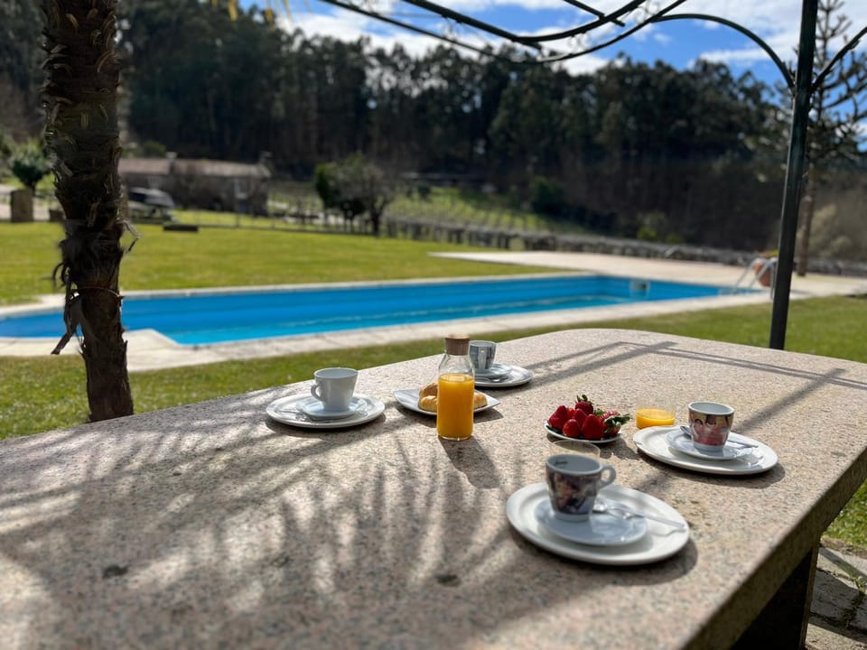 Dining area, Swimming pool