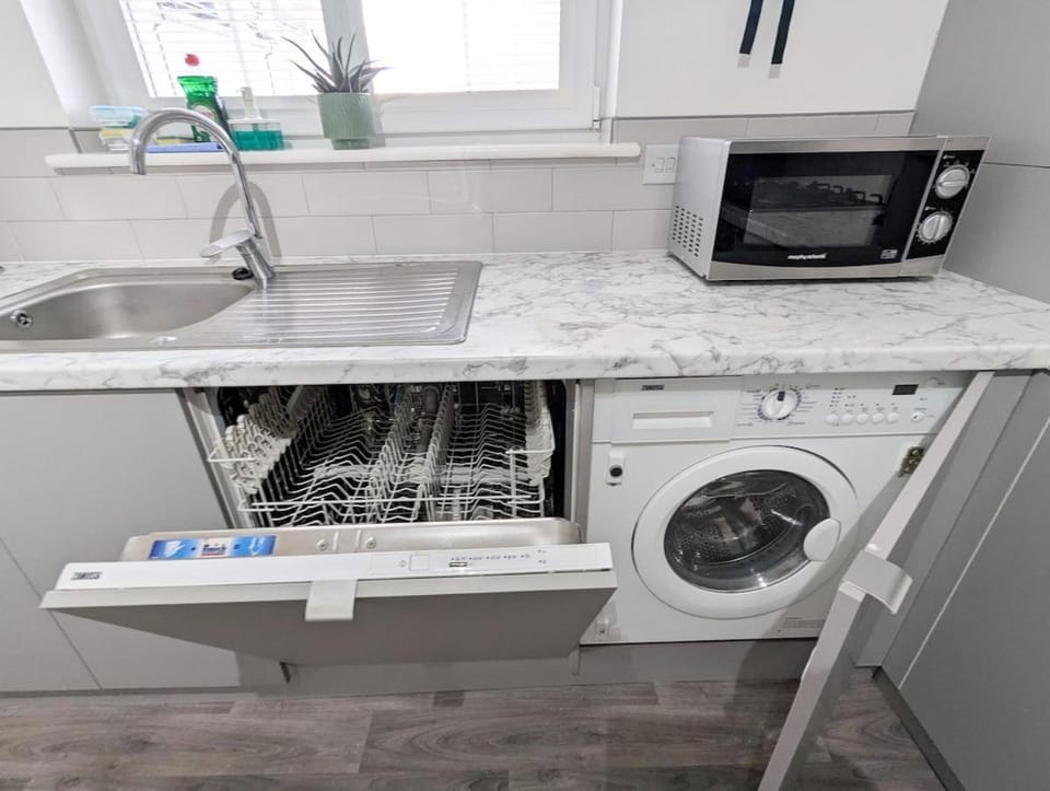 dishwasher, microwave, washing machine