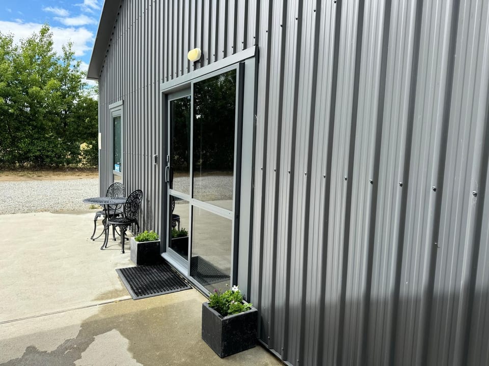 Comfortable Barn Stay on Private Rural Property in Cromwell Bed and Breakfast in Otago