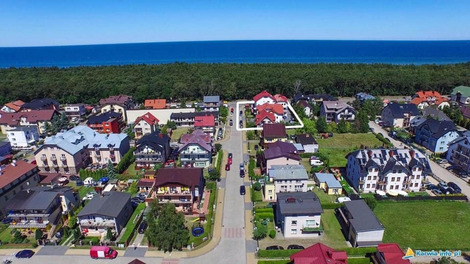 Bird's eye view, Sea view, Location