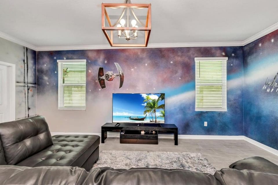 Brand New Storey Lake 8BR Villa with Lake View House in Kissimmee