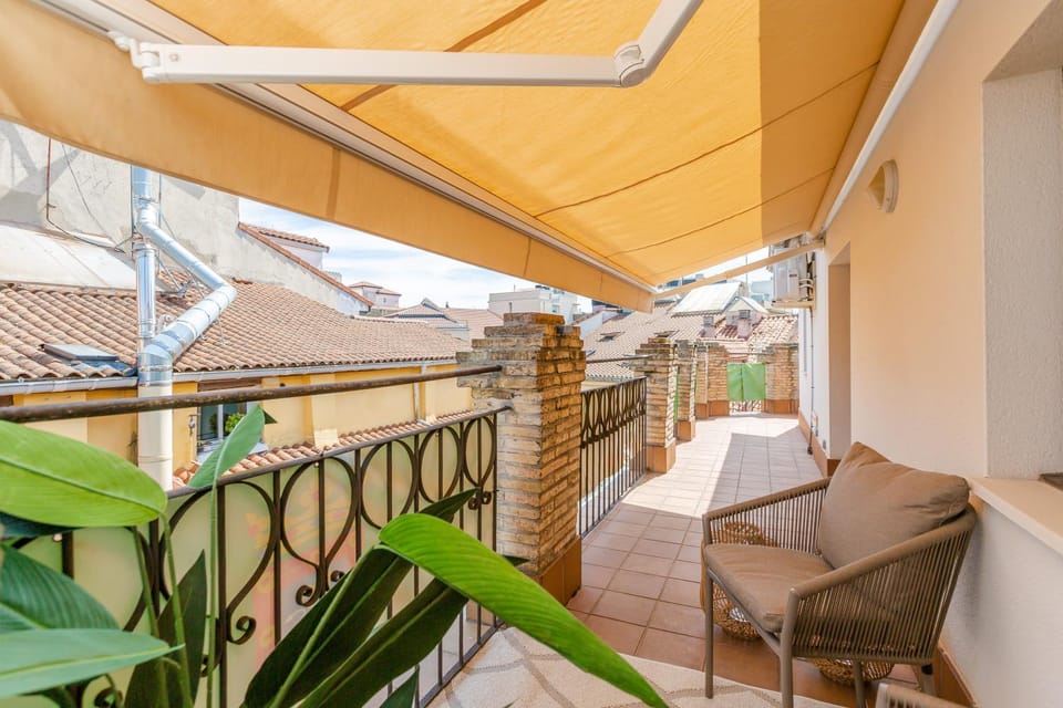 View (from property/room), Balcony/Terrace, Balcony/Terrace, Street view, Quiet street view