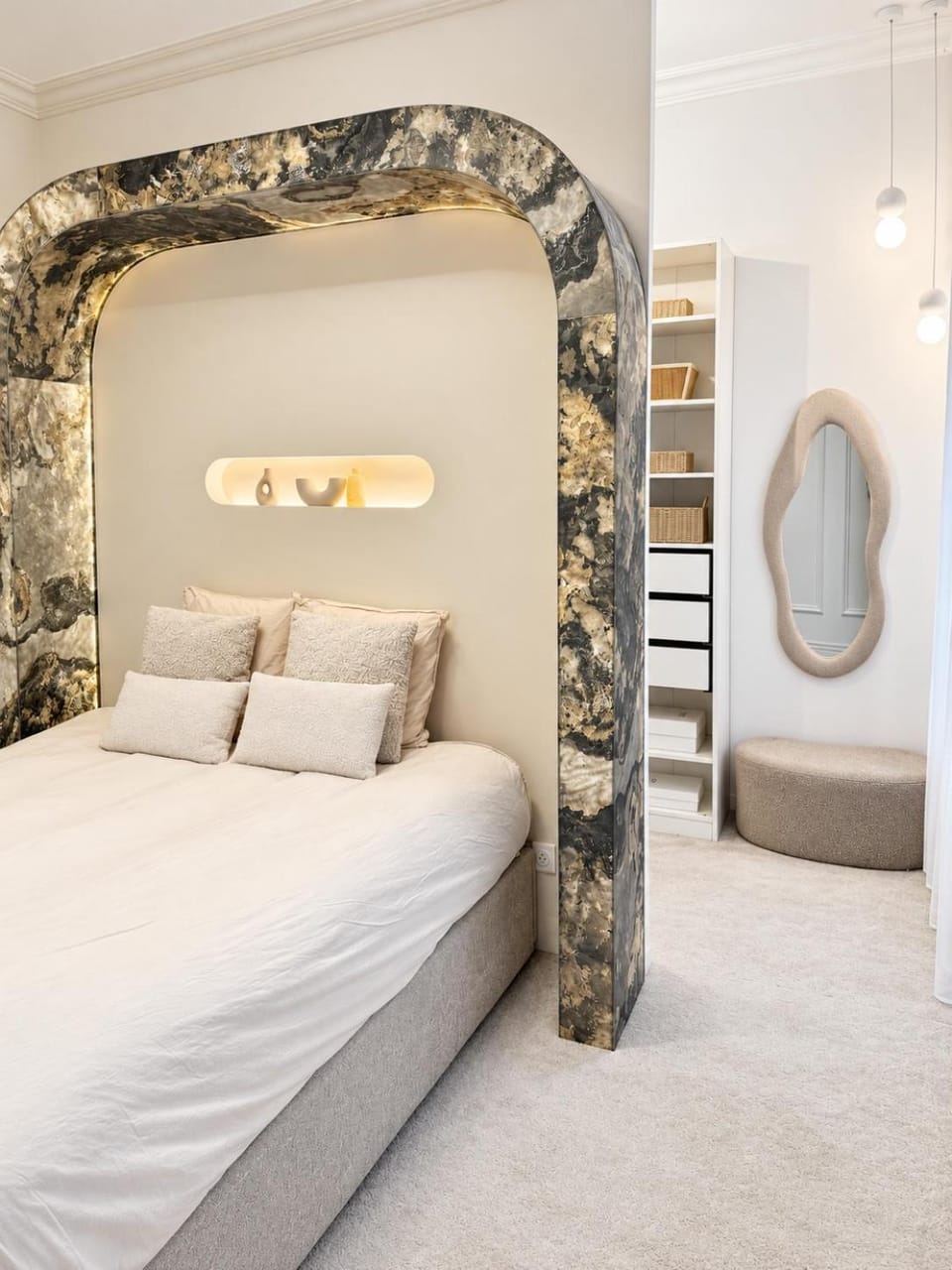 Bed, Photo of the whole room, Bedroom
