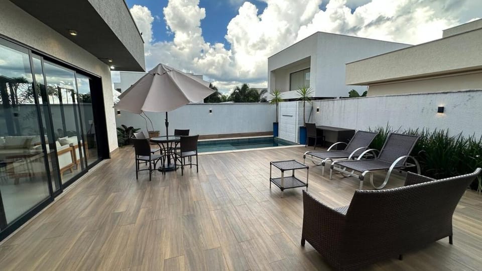 Casa de luxo em condomínio House in Goiania