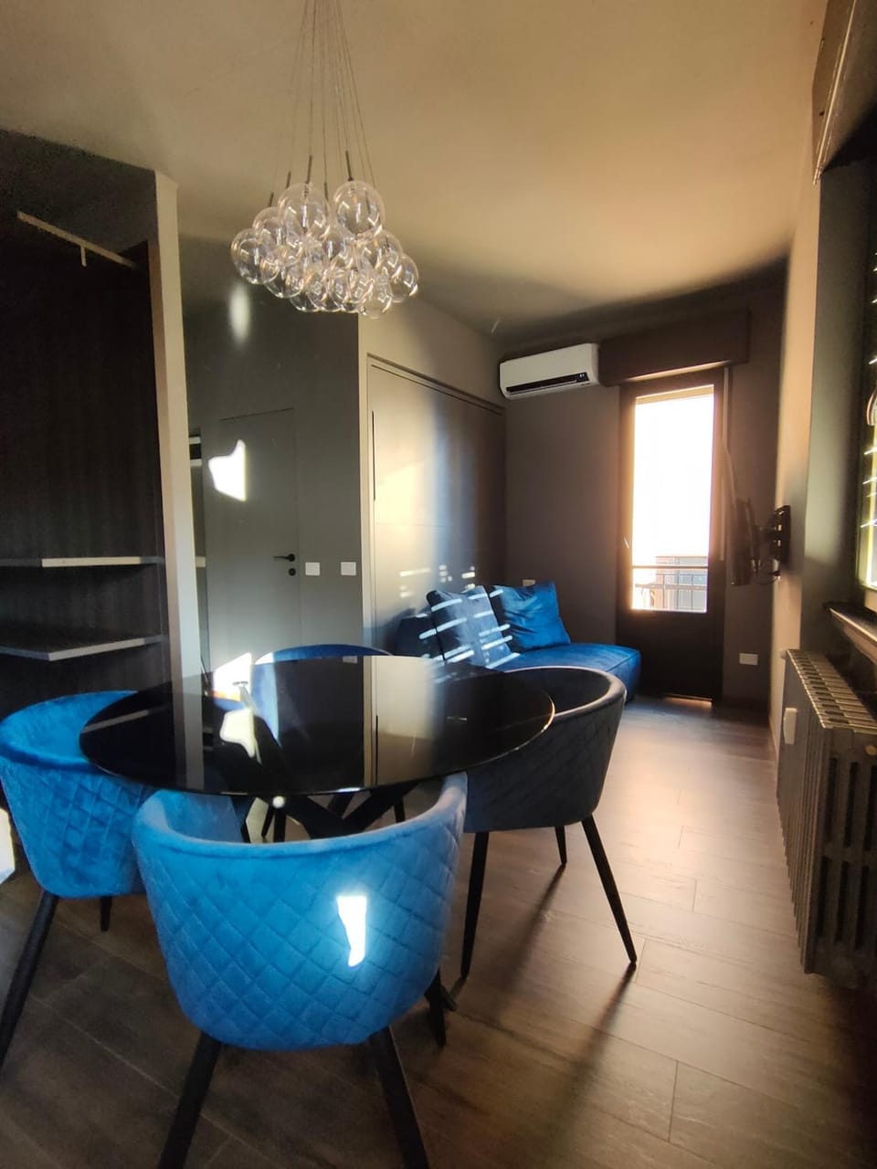 Living room, Dining area, air conditioner