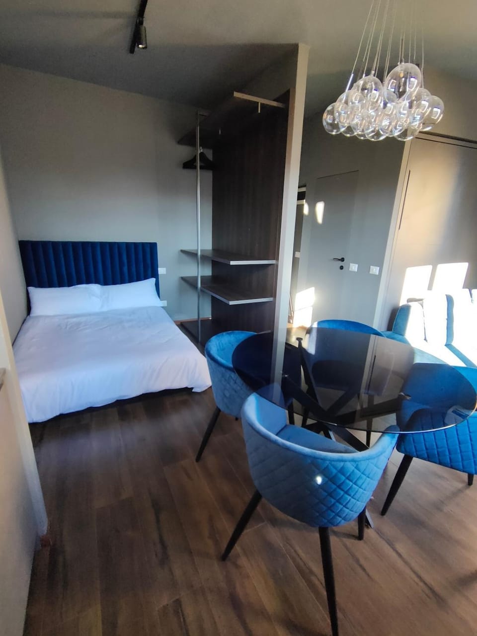 Bed, Living room, Photo of the whole room, Bedroom