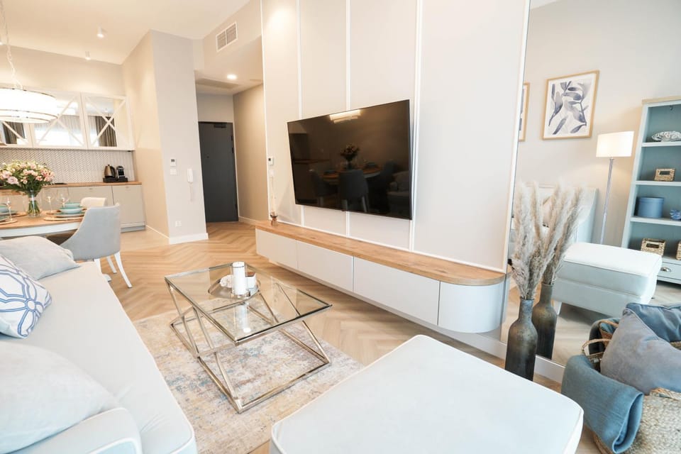 Communal lounge/ TV room, TV and multimedia, Kitchen or kitchenette, Living room, Seating area, Dining area, Evening entertainment