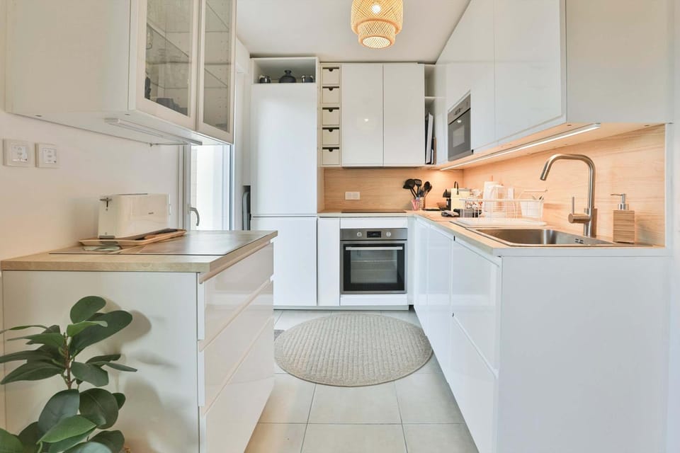 Kitchen or kitchenette