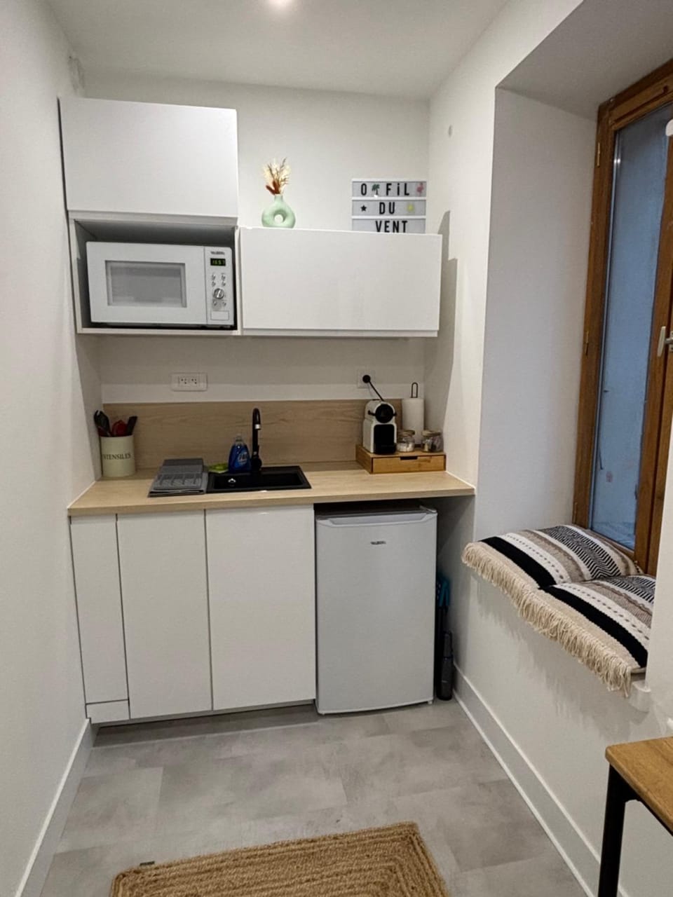 Kitchen or kitchenette