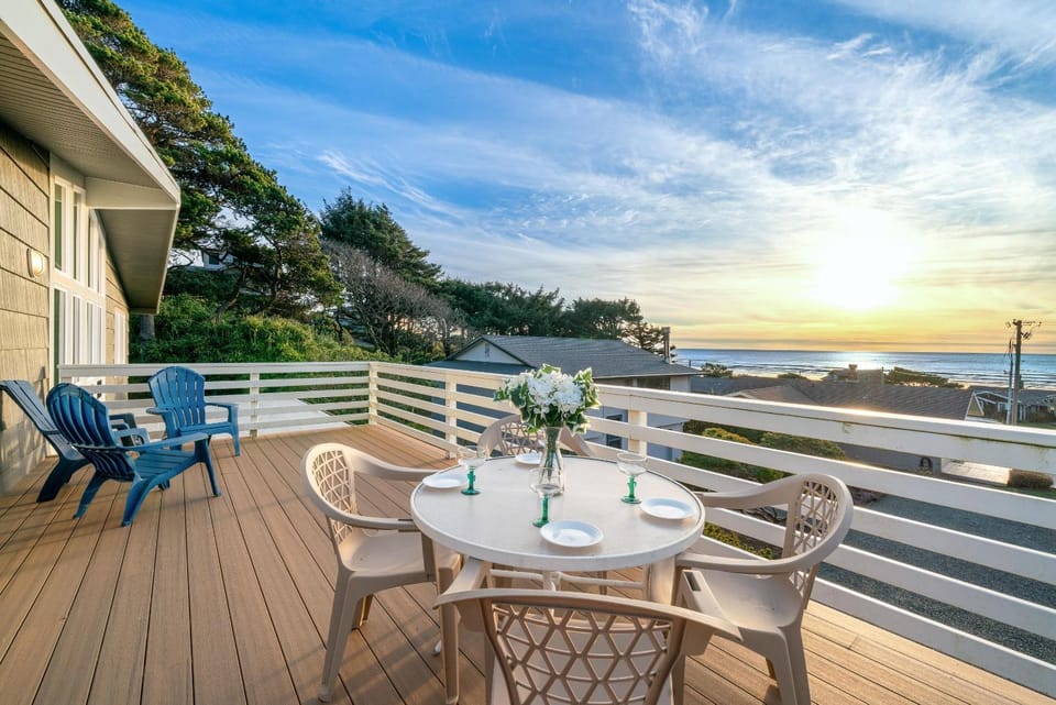 Treasure Rocks House in Neahkahnie Beach