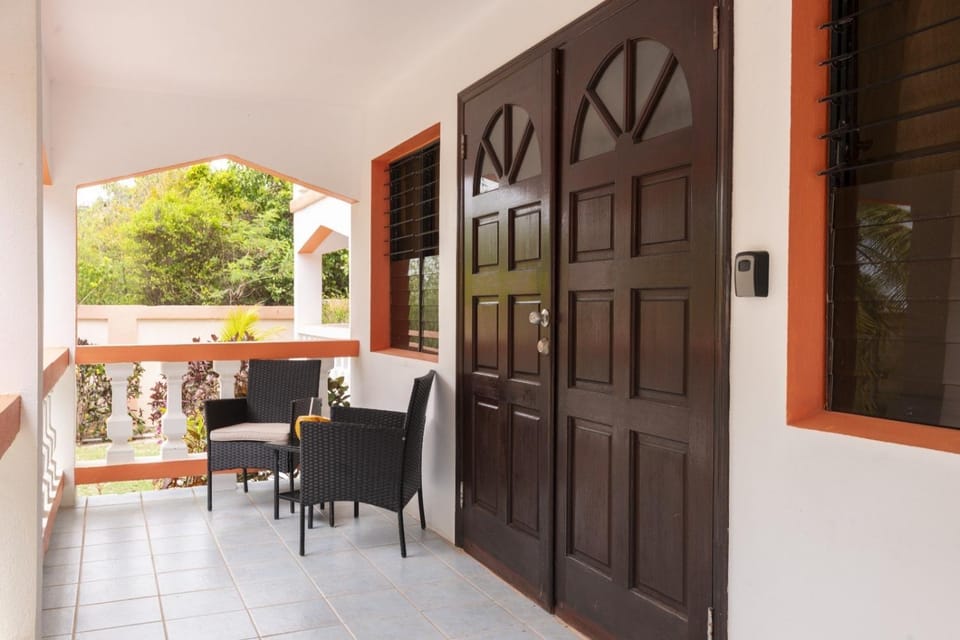 Patio, Day, Balcony/Terrace, Seating area