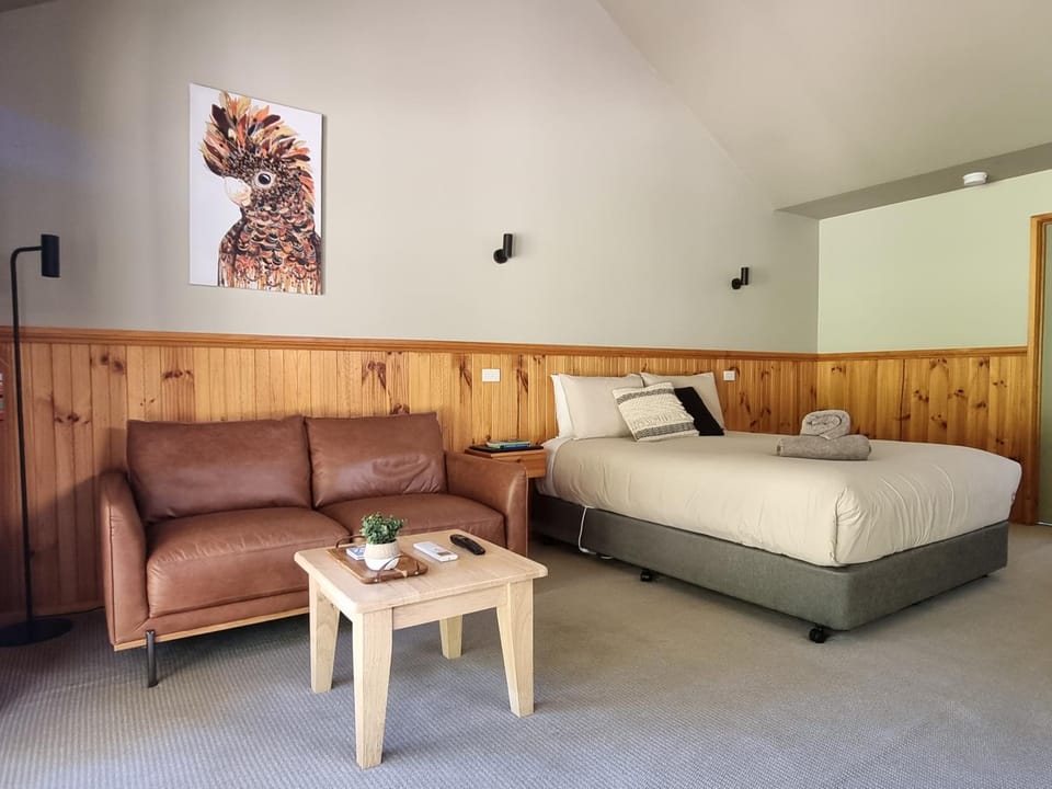 Bed, Living room