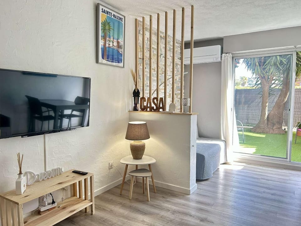 Studio cabine rénové avec parking à Sainte-Maxime - FR-1-226-557 Cabin in Sainte-Maxime