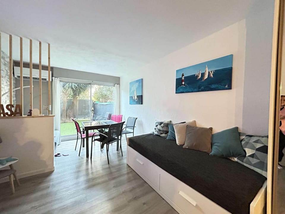 Studio cabine rénové avec parking à Sainte-Maxime - FR-1-226-557 Cabin in Sainte-Maxime