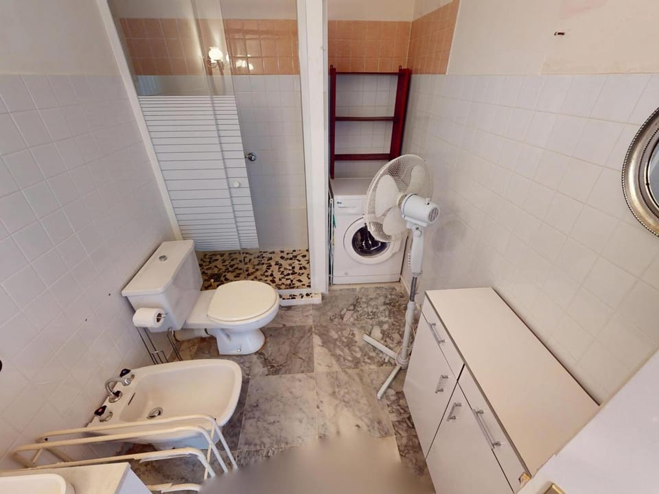 Grand studio climatisé proche centre, plages, terrasse vue mer Apartment in Roquebrune-Cap-Martin