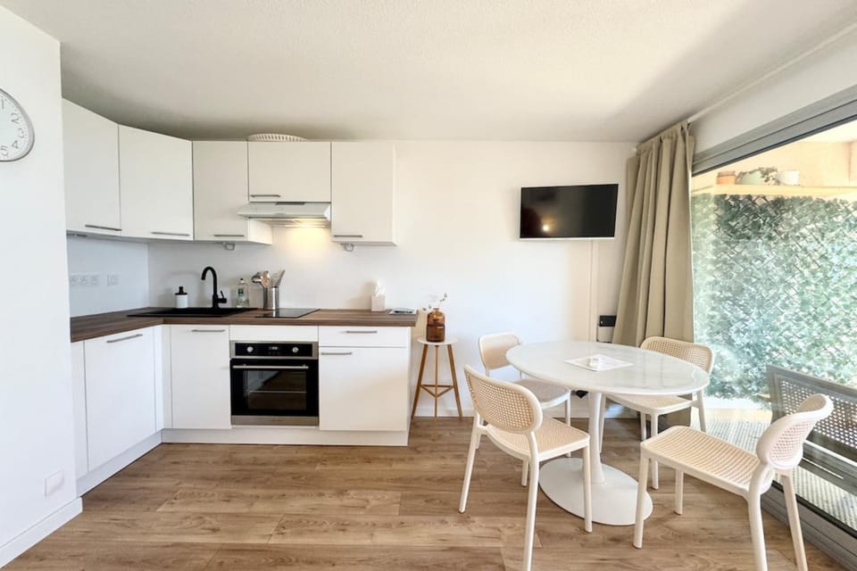 Lovely T2 - Terrasse & jardin - 50m des plages Apartment in Brittany
