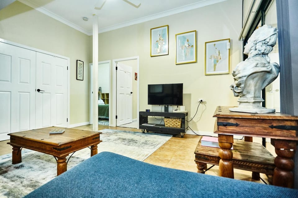 TV and multimedia, Lounge or bar, Evening entertainment, Entertainment, Entertainment, furniture, furniture, internet, internet, pet friendly, pet friendly
