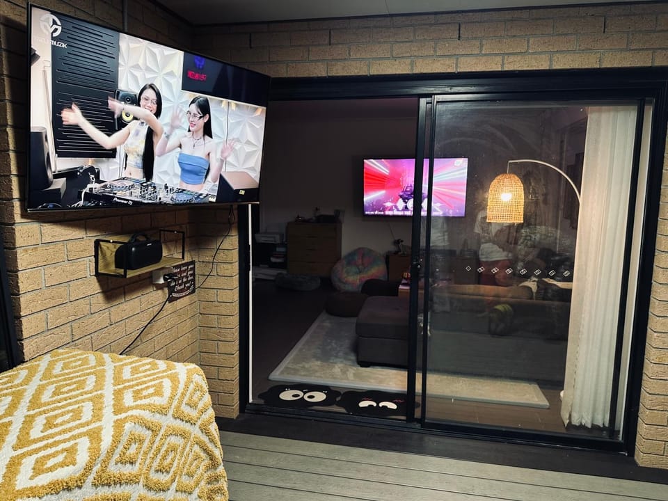 Premium Snooze Queen Bed Petite Room Vacation rental in Melbourne