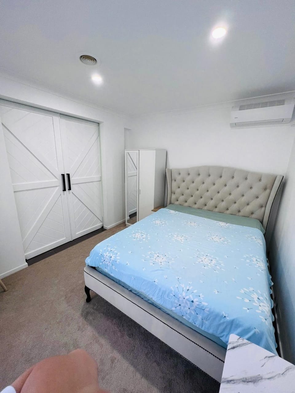 Premium Snooze Queen Bed Petite Room Vacation rental in Melbourne