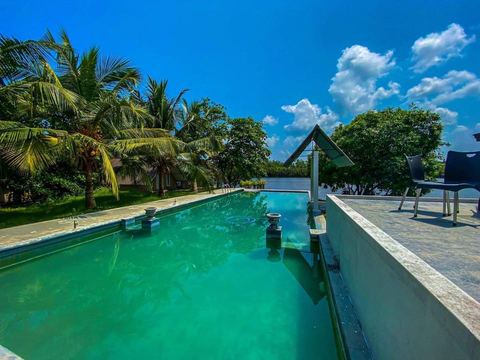 River's Edge Hotel in Southern Province