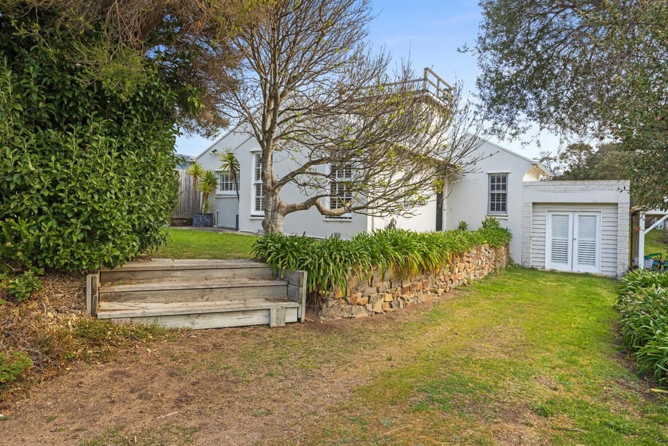 Property building, Natural landscape, Garden view