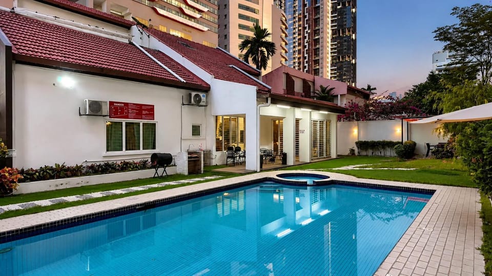 Property building, Day, Garden, Garden view, Pool view, Swimming pool