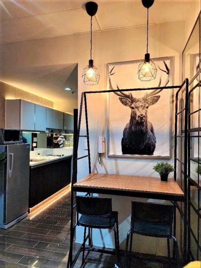 Air Residences with 500Mbps Wifi Apartment in Makati