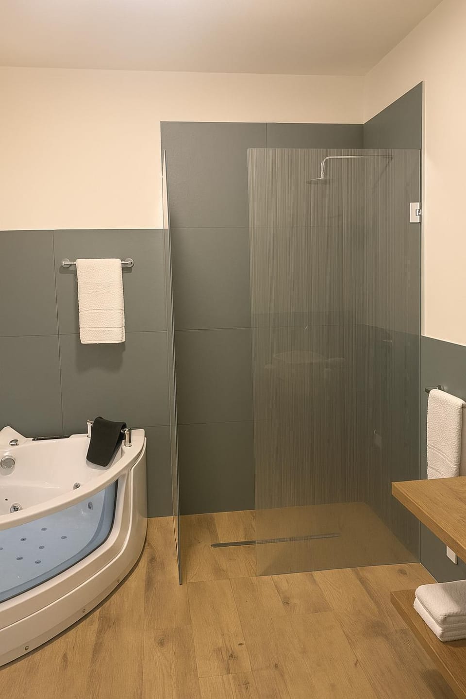 Shower, Bathroom, towels