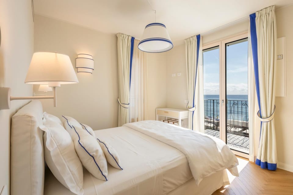 Bedroom, Sea view