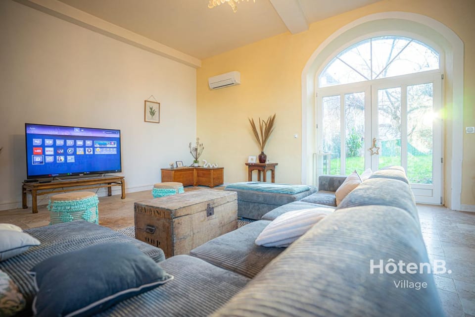 TV and multimedia, Living room, air conditioner
