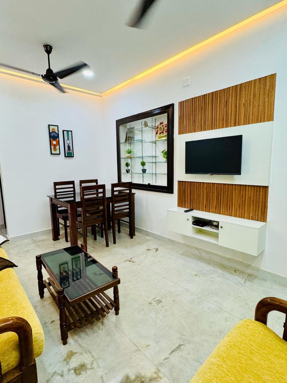 TV and multimedia, Living room, Seating area, Dining area