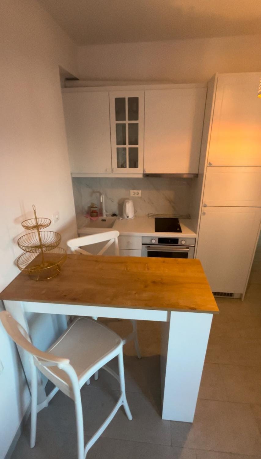 Kitchen or kitchenette, Dining area, Breakfast