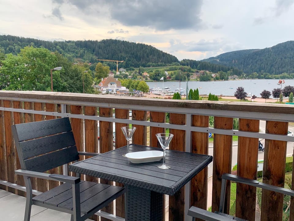 Patio, Lake view, Mountain view