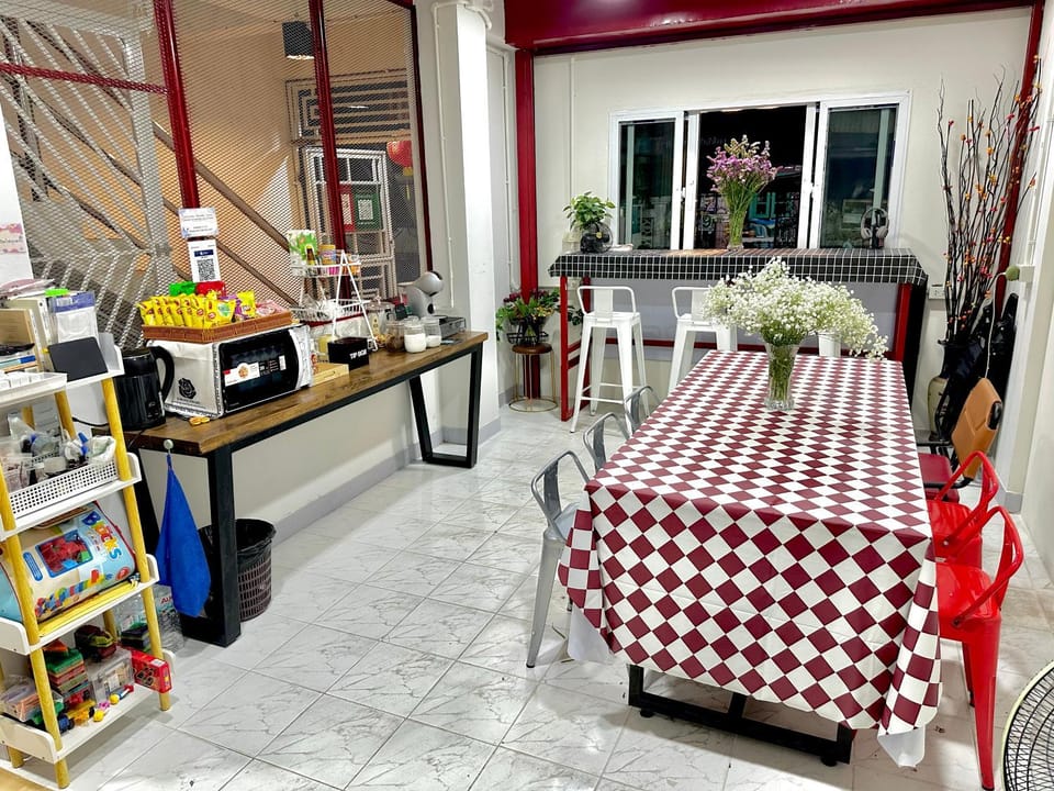 อมรรัตน์Room Apartment in Laos